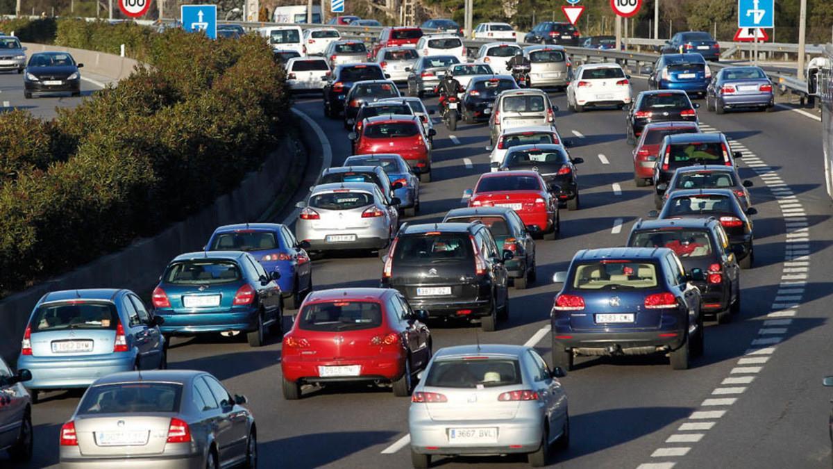 6 de cada 10 coches tienen más de 10 años.