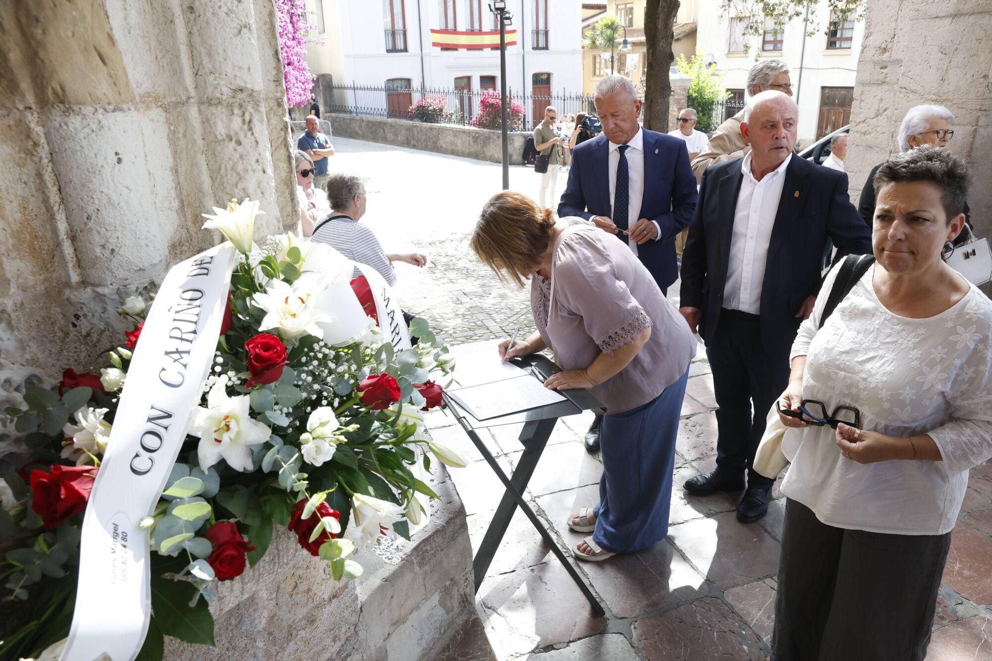 Las imágenes del funeral de Antonio Trevín en la basílica de Llanes.