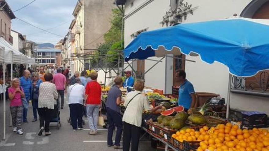 Les parades a la plaça Balmes, aquest estiu.