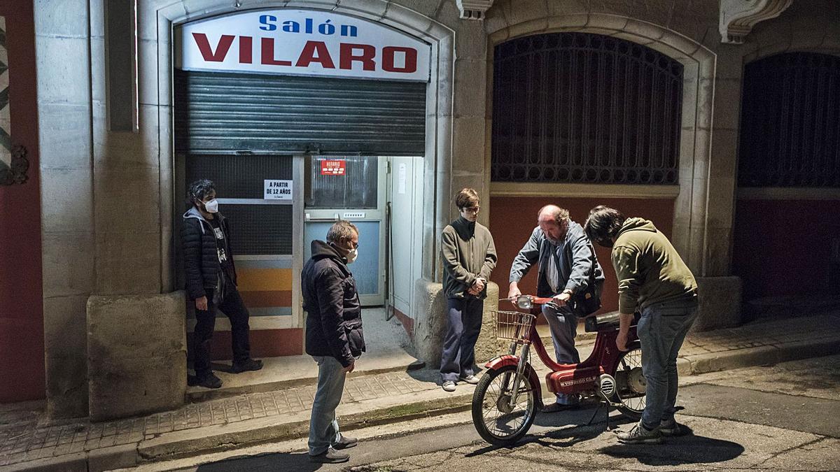 Rodatge de la darrera escena del film, al carrer Fontanet de Manresa, el 4 de novembre, amb Pep Cruz, Marcos Ruiz  i Daniel Monzón | OSCAR BAYONA