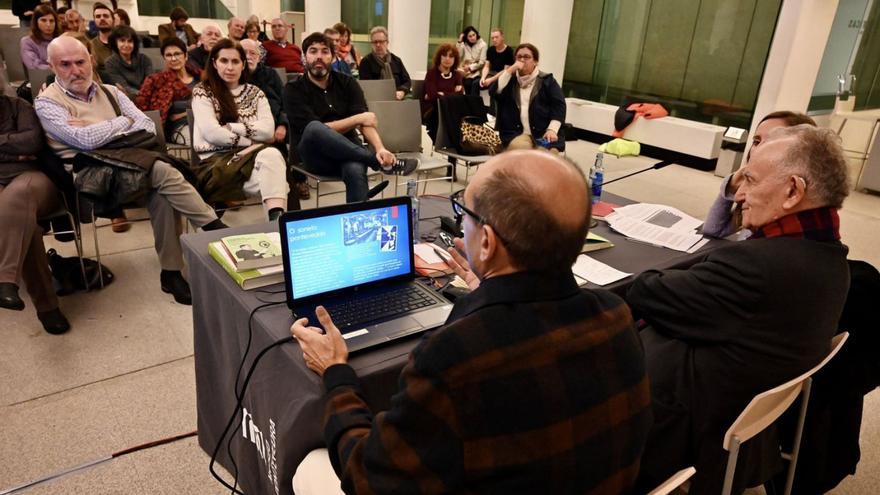 Una mesa redonda inaugura en el Edificio Castelao la Semana Lorquiana