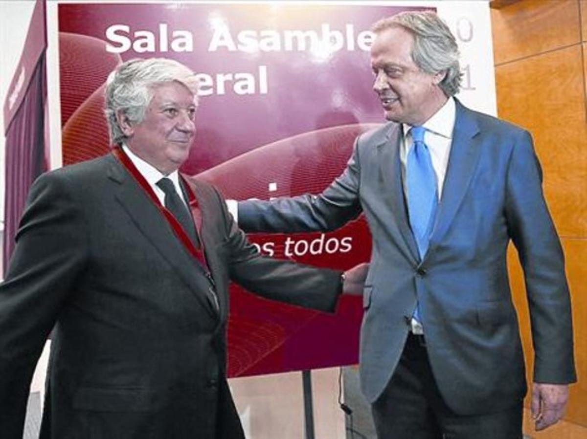Arturo Fernández (esquerra) i Hilario Alfaro se saluden al Centre de Convencions d’IFEMA, ahir. Arturo Fernández (esquerra) i Hilario Alfaro se saluden al Centre de Convencions d’IFEMA, ahir.