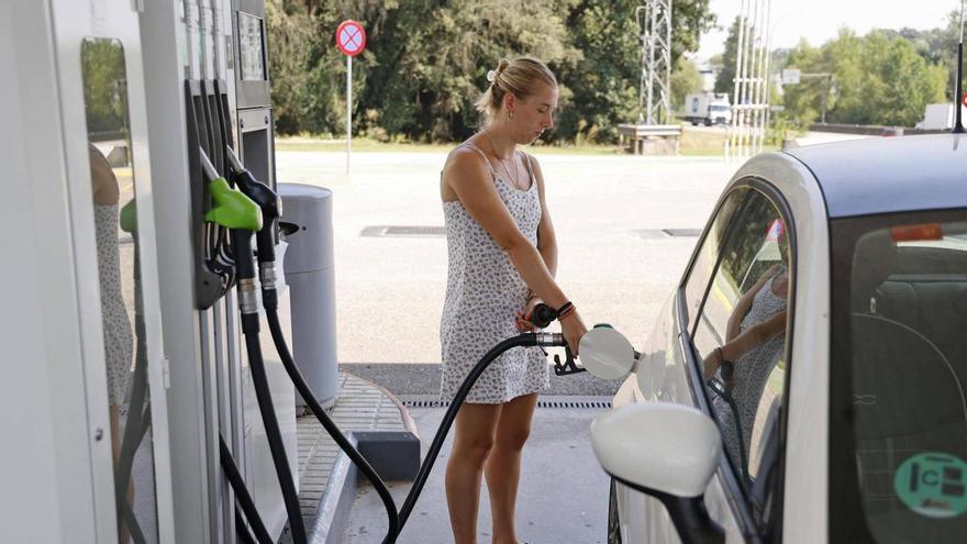 Els carburants s’encareixen fins a un 19% en un any a Girona i afronten un nou canvi fiscal a l’agost