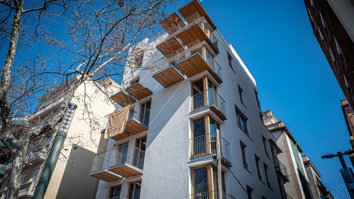 Inauguración de las viviendas cooperativas de La Xarxaire, en el paseo Joan de Borbó de la Barceloneta