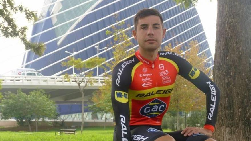 Sebastián Mora se proclama campeón del Élite Circuit Series británico