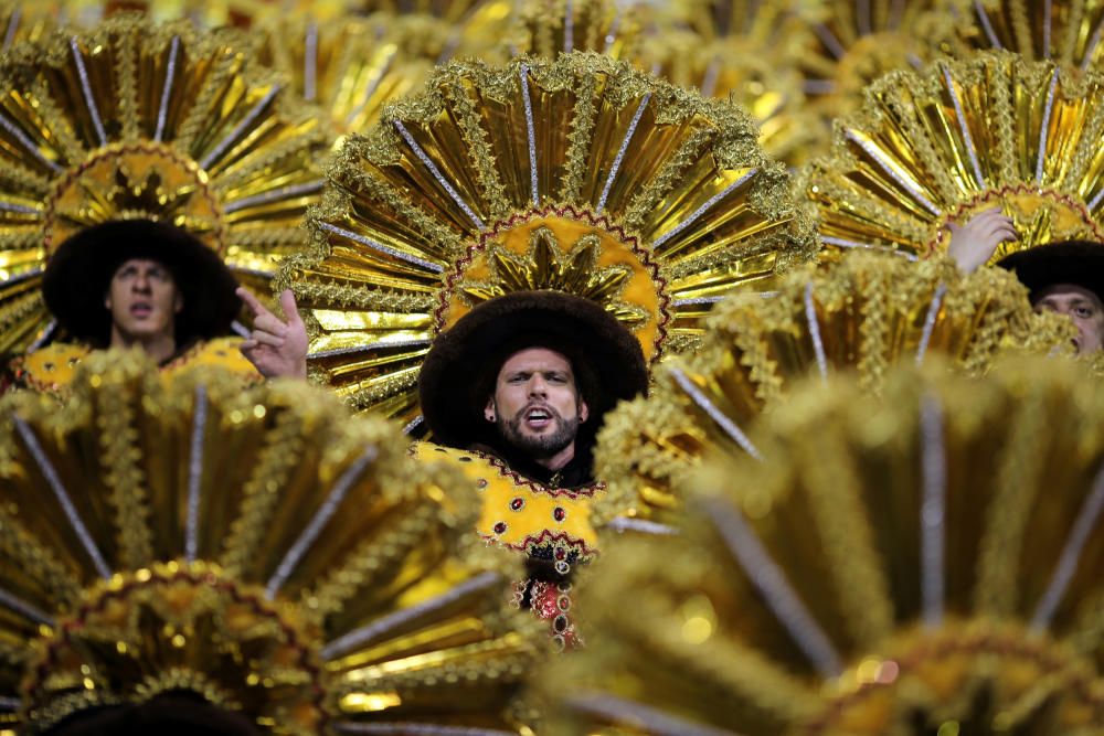 Brasil se sumerge en los carnavales