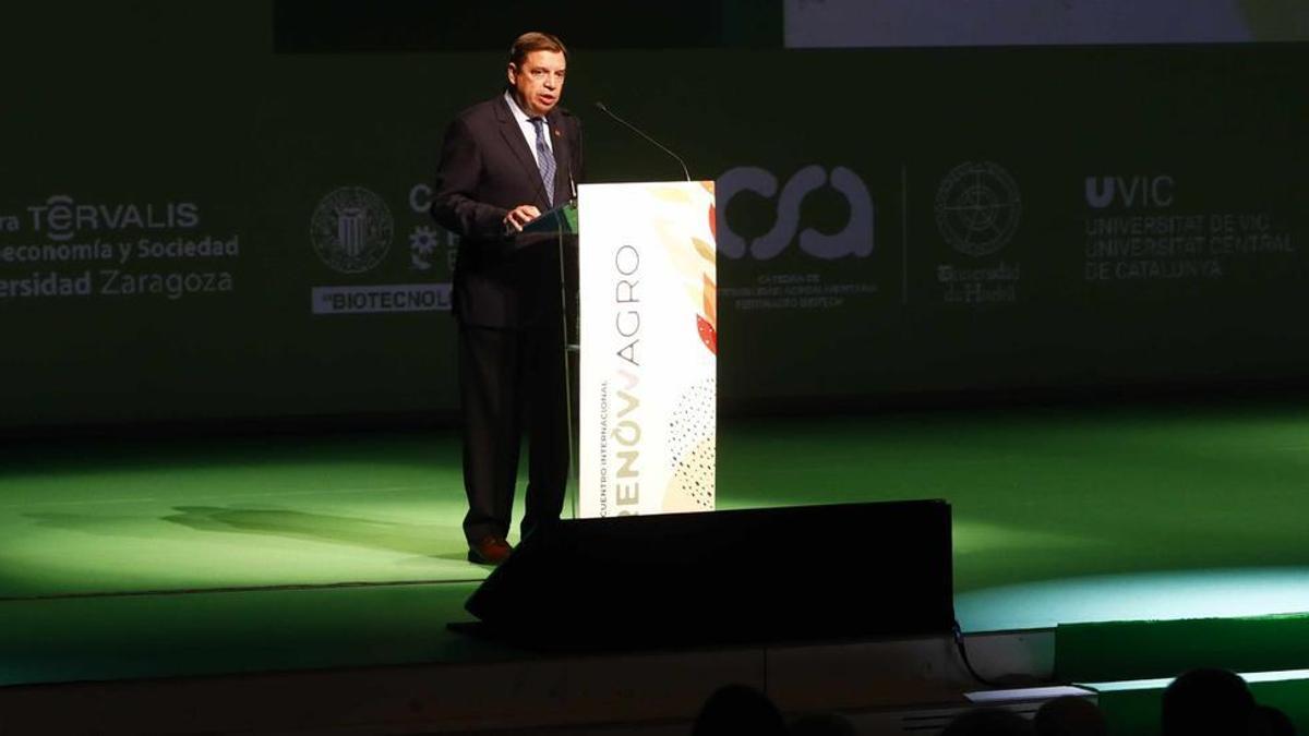 El ministro Luis Planas, durante el encuentro internacional Renowagro Recursos Orgánicos en el Palacio de Congresos de Zaragoza.