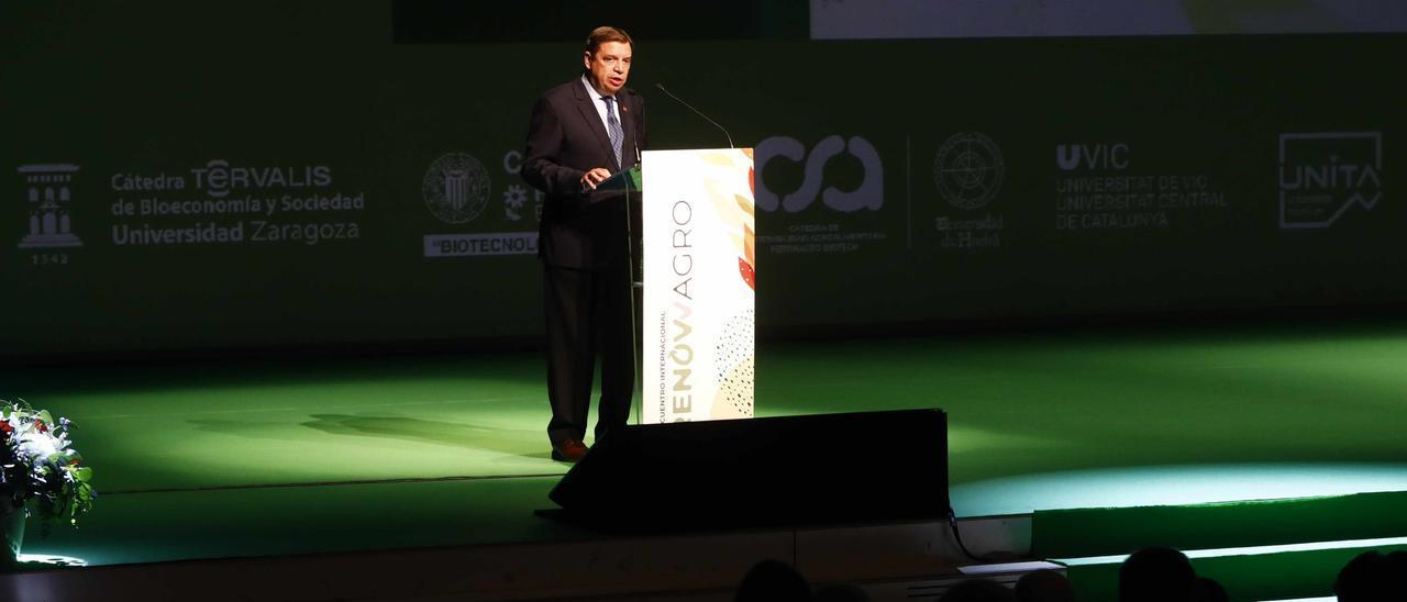 El ministro Luis Planas, durante el encuentro internacional Renowagro Recursos Orgánicos en el Palacio de Congresos de Zaragoza.