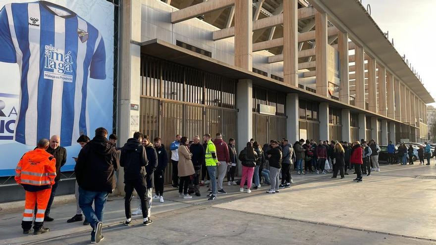 El Málaga CF investiga a varios socios por la reventa de entradas para el Huesca