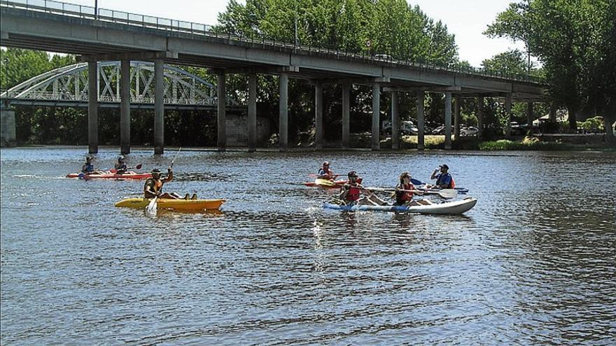 El descenso del río Alagón se regirá por un reglamento