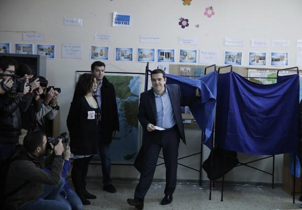 Alexis Tsipras després de dipositar el seu vot.
