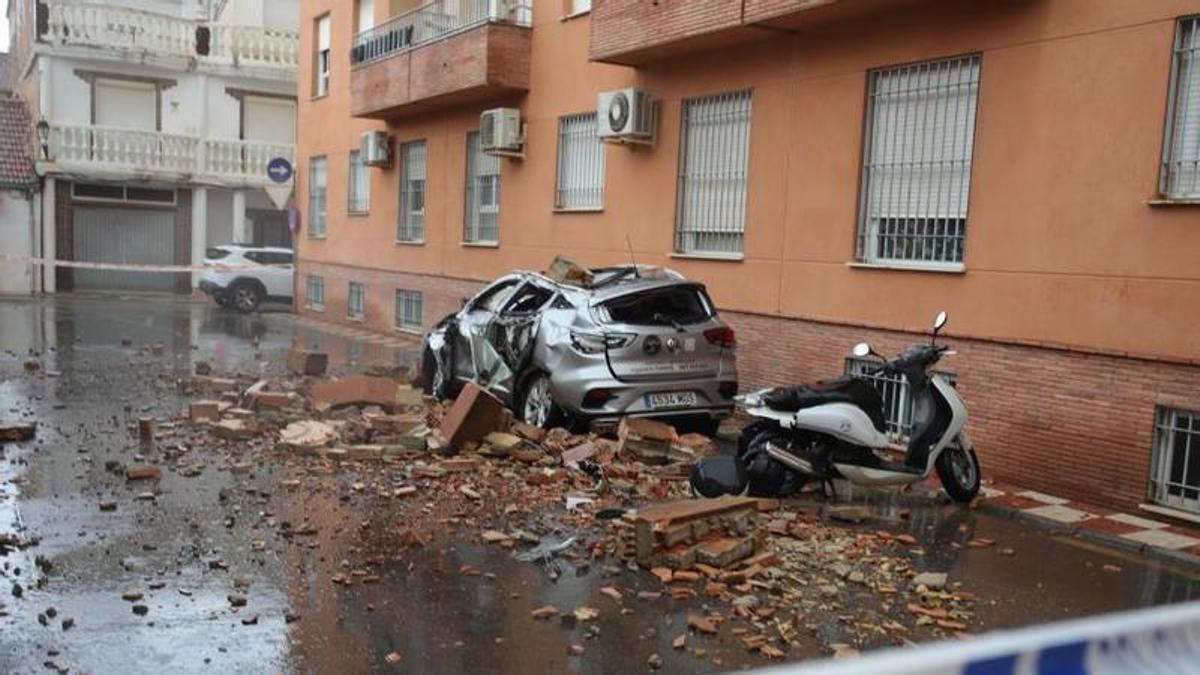 Vista de daños provocados por el terremoto este sábado, en Armilla (Granada)