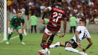 Flamengo lidera y Peñarol golea