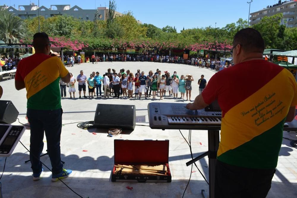 Homenaje a Bolivia en el Jardín de la Seda de Murcia