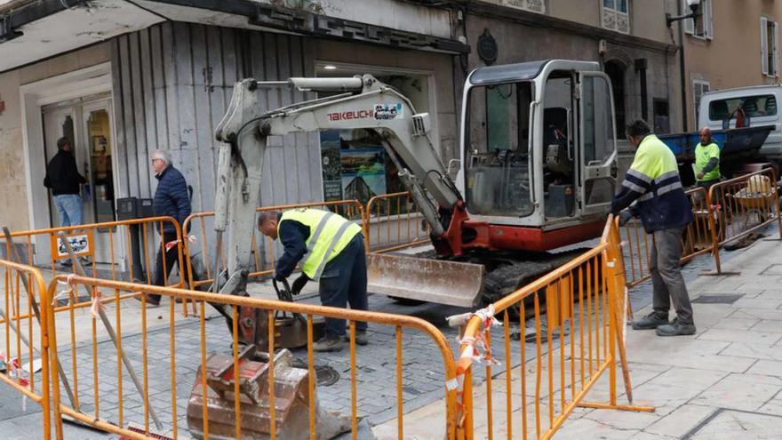 Corte por obras en la calle Cabruñana