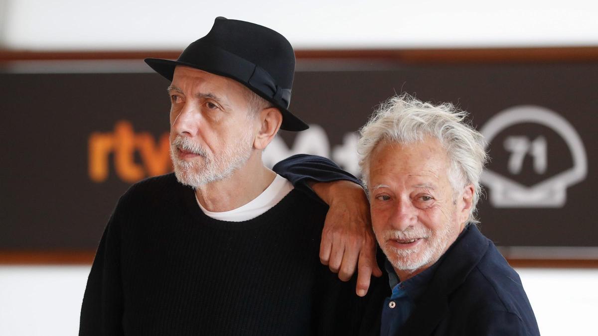 Los directores Javier Mariscal y Fernando Trueba posan tras presentar su película Dispararon al pianista, este sábado en el 71 Festival Internacional de Cine de San Sebastián. E Los directores Javier Mariscal y Fernando Trueba posan tras presentar su película Dispararon al pianista, este sábado en el 71 Festival Internacional de Cine de San Sebastián. E