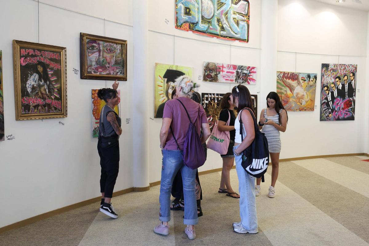 Mira todas las imágenes de la inauguración de la exposición del artista Boke en el Club Diario de Ibiza