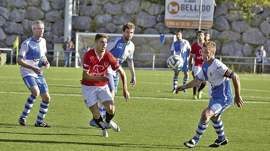 Ángel, a la izquierda, durante el partido del pasado sábado ante la Pobla de Mafumet.