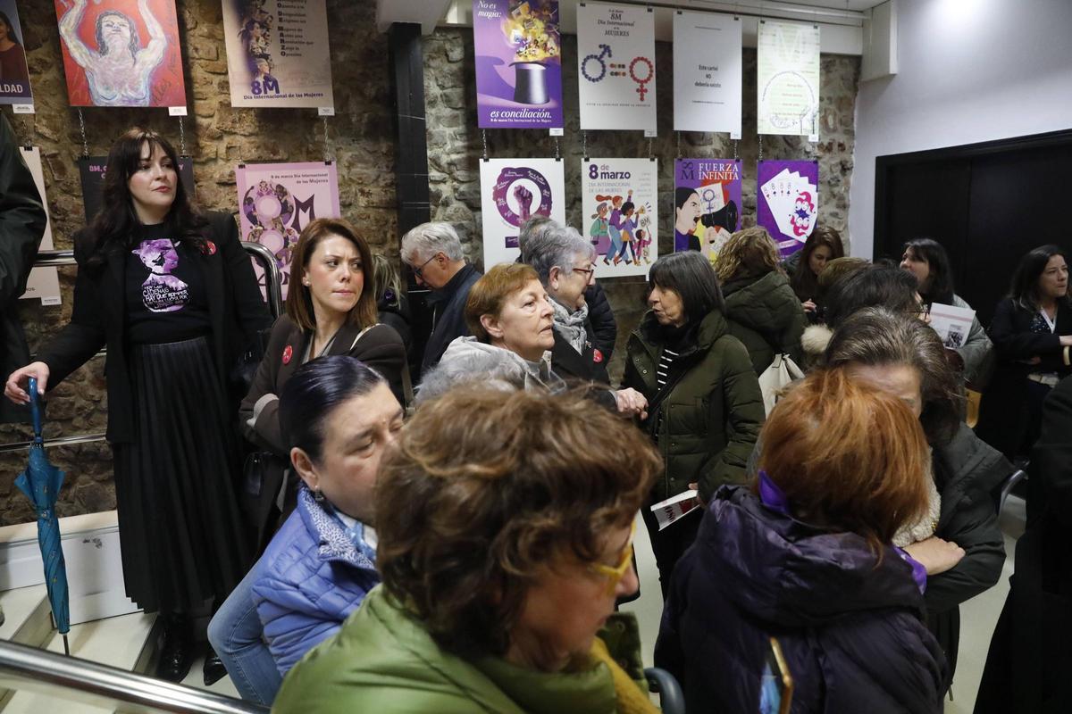 EN IMÁGENES: Así fue la jornada feminista por el 8M en Avilés