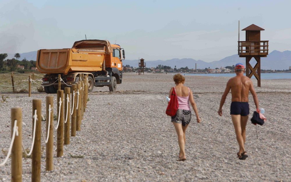 Retiran sin avisar piedra de la playa de Corinto para Almenara.