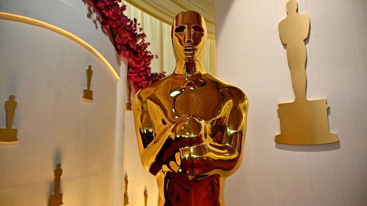 Estatuilla de un Oscar en el Dolby Theatre de Los Ángeles.