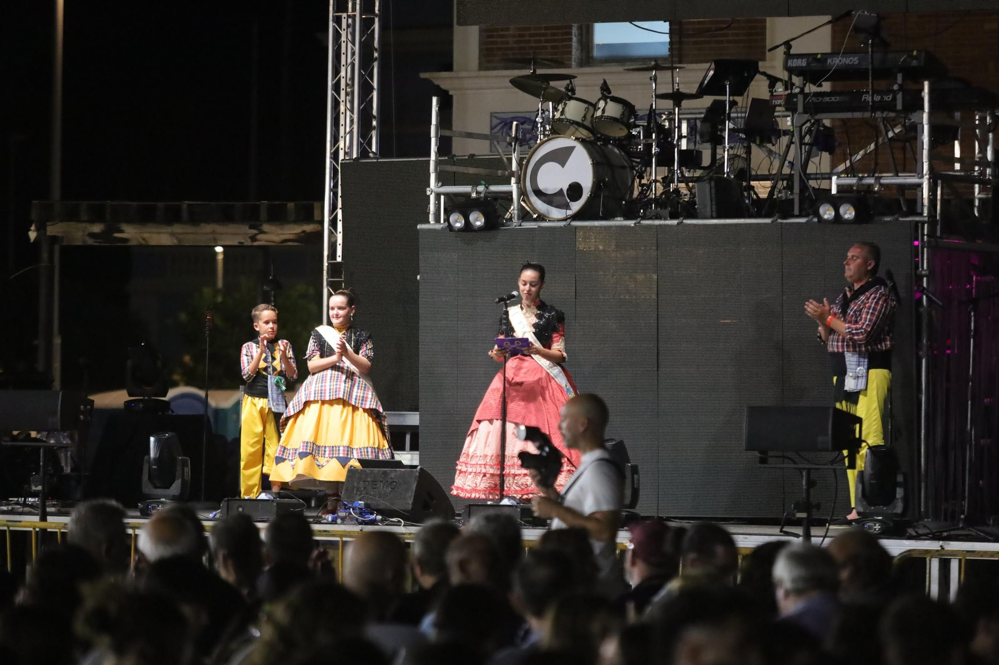 Sopar de pa i porta en las fiestas de Sant Pere del Grau de Castelló