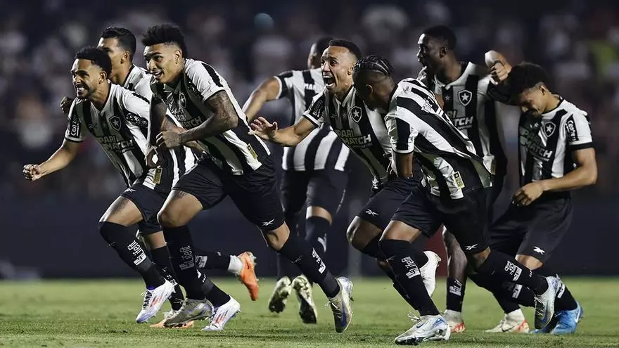 Artur Jorge: "Despu谷s de m芍s de 50 a?os volvemos a estar en una semifinal de una competici車n internacional"