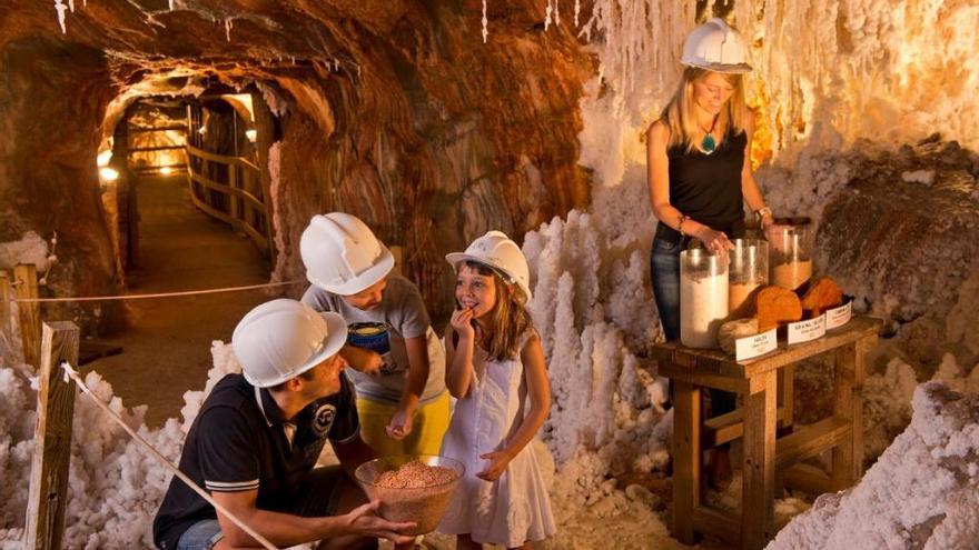 Una de les activitats a l&#039;interior de la muntanya de sal