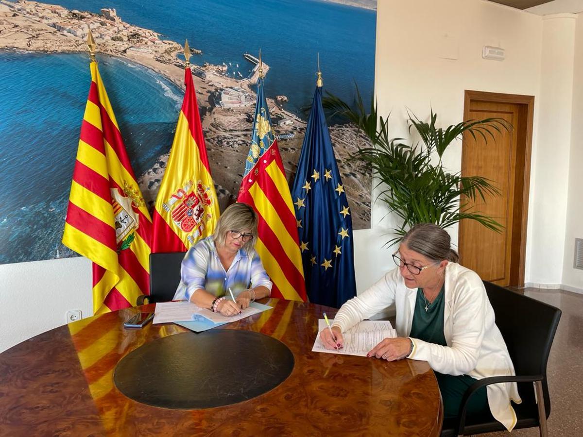 Firma del acuerdo con la presidente de La Constancia