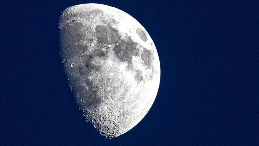 A Coruña se suma a la Noche Internacional de Observación de la Luna