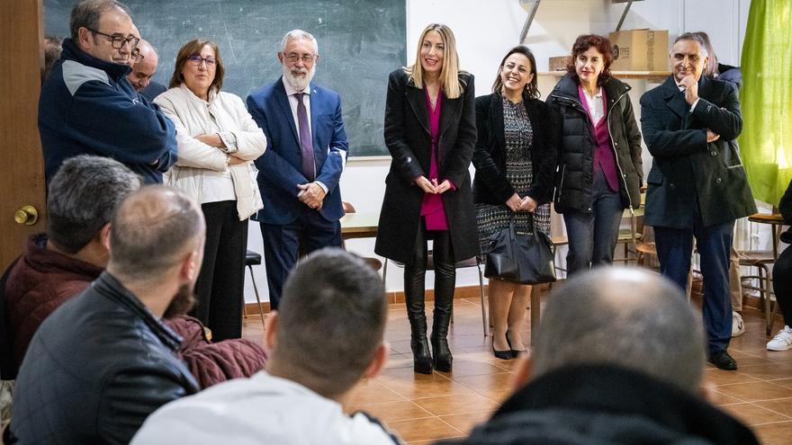 Guardiola visita un taller de prevención de violencia machista en la cárcel