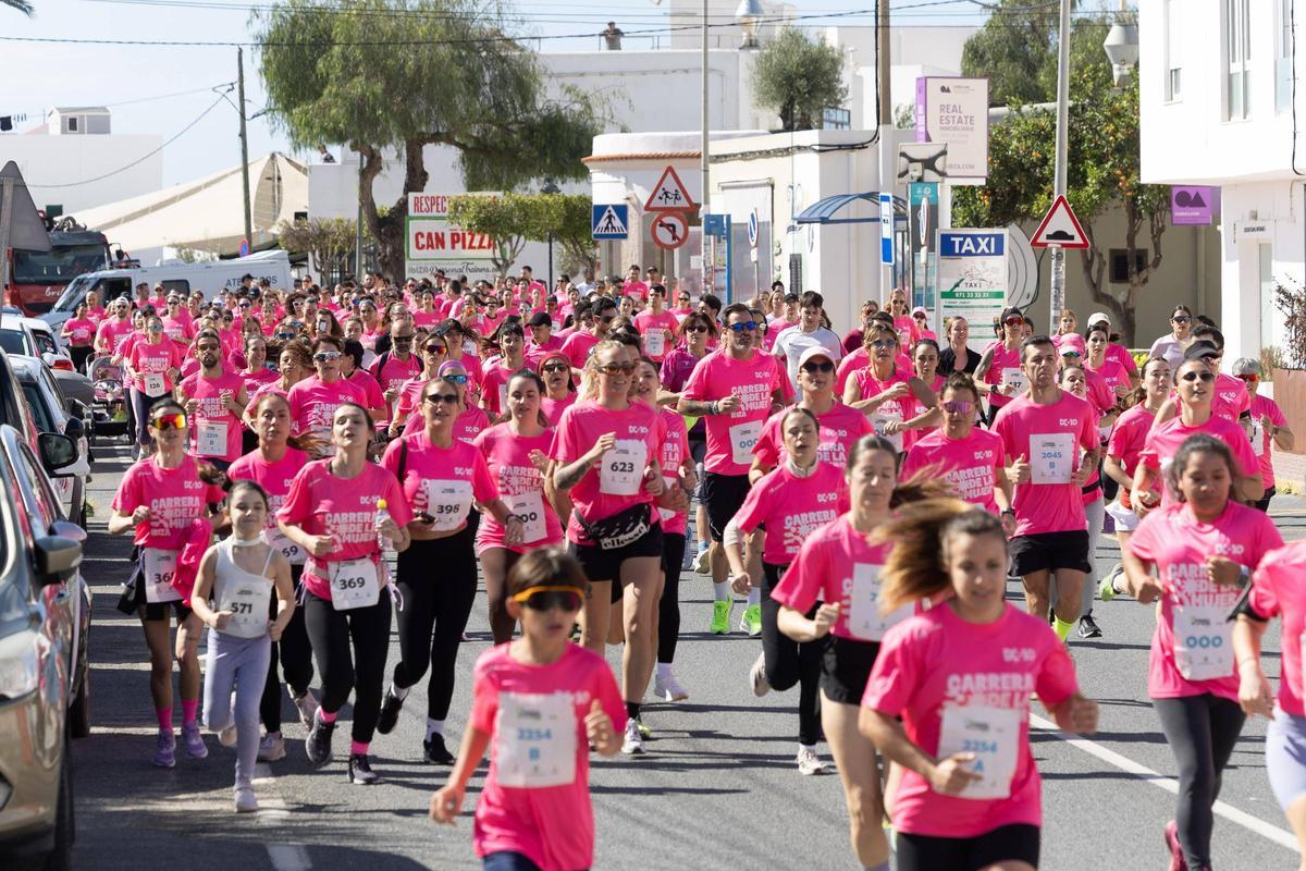 Mira todas las fotos de la Cursa per la Dona en Ibiza Mira todas las fotos de la Cursa per la Dona en Ibiza