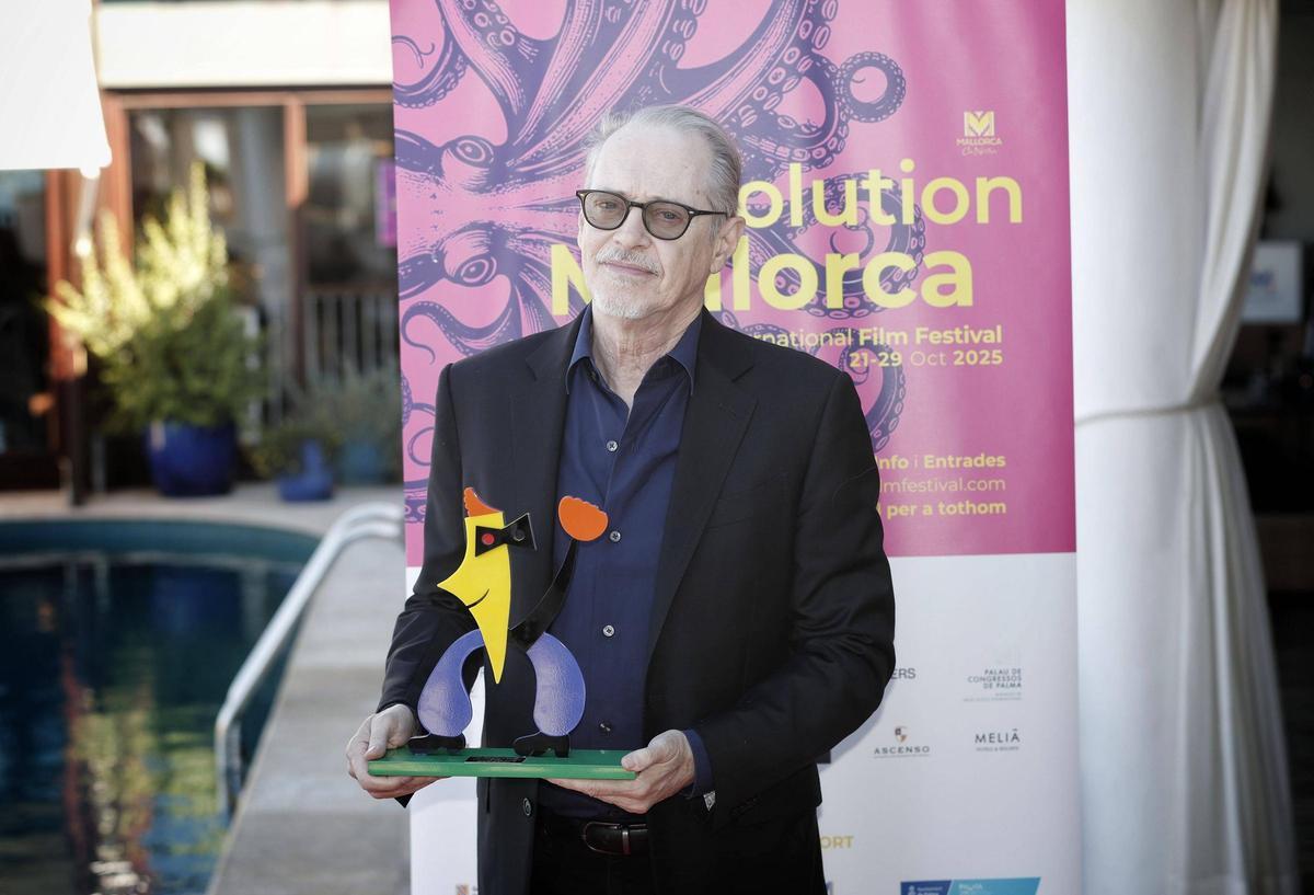 Buscemi con el Evolution Icon Award