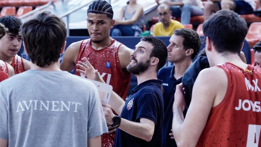 El Bàsquet Manresa B reacciona amb una convincent victòria contra el Masnou (98-80)