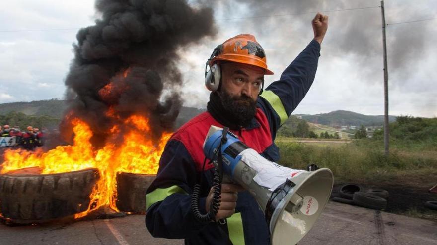 Protesta de trabajadores de Alcoa.