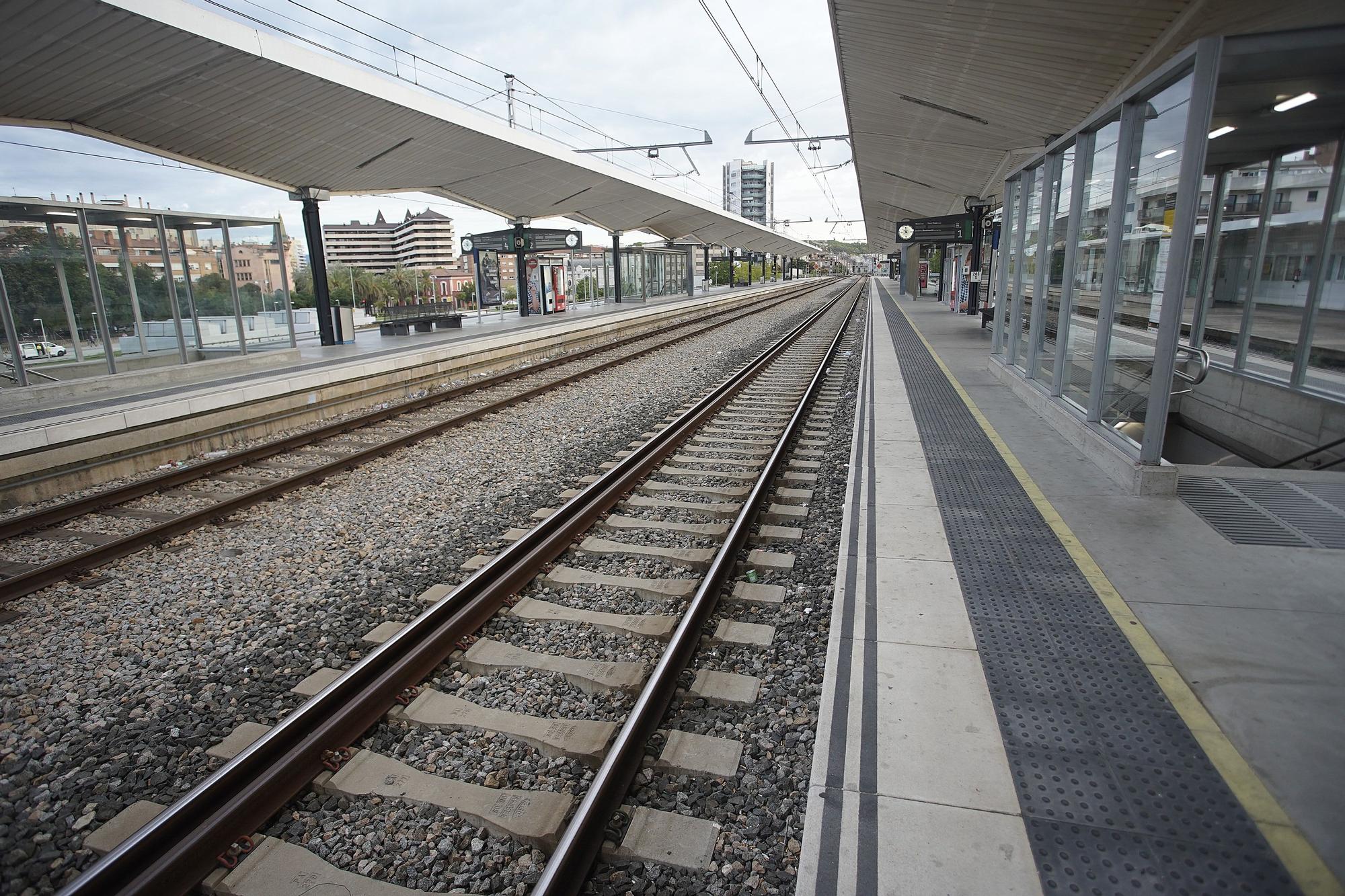 Caos ferroviari: Una avaria deixa sense trens de Rodalies i mitja distància