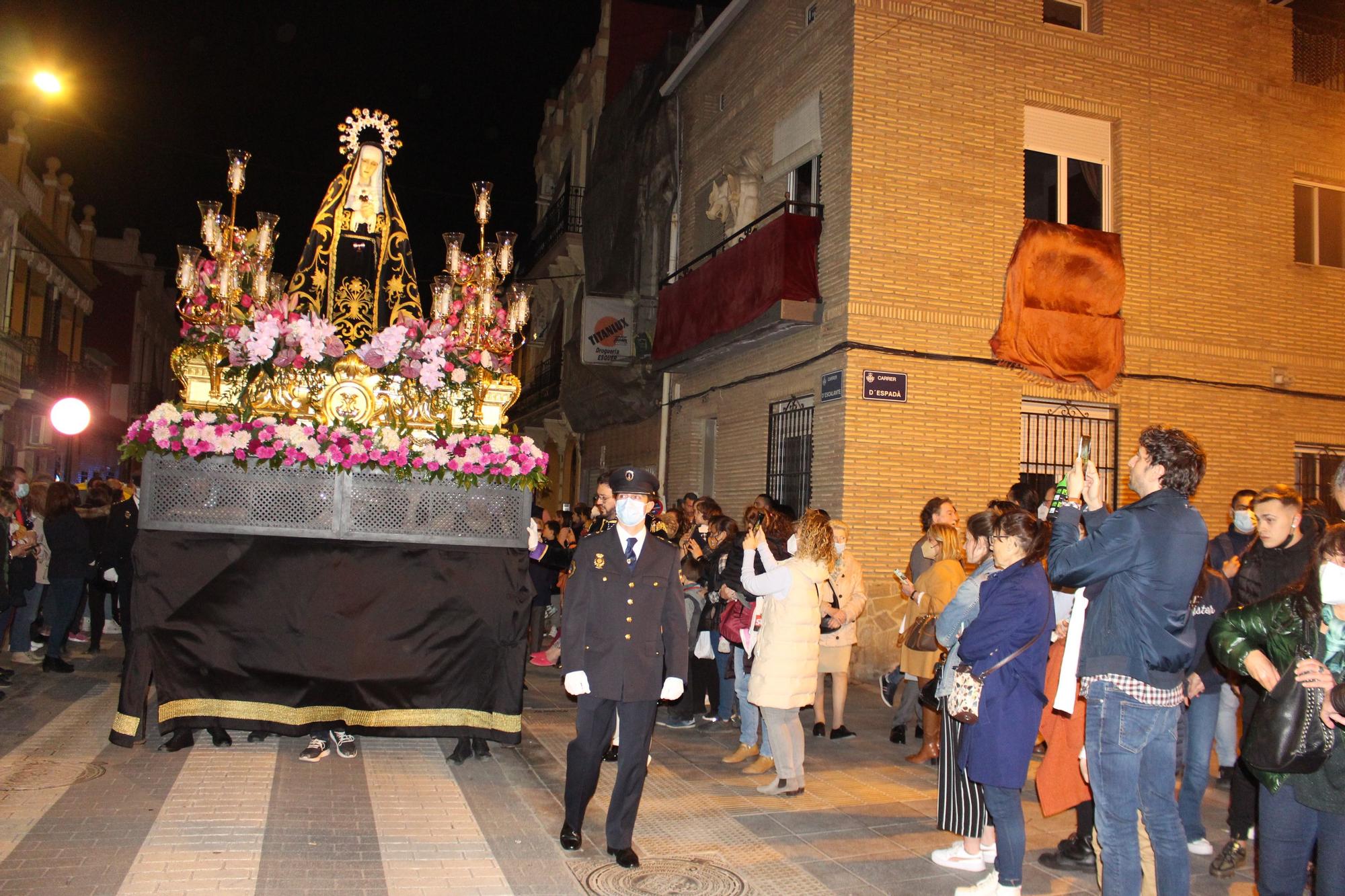 La Dolorosa del Cabanyal desfila con cinco falleras mayores de València