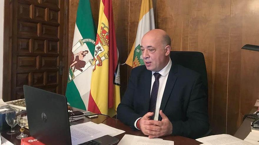 El presidente de la Diputación de Córdoba anima a los jóvenes a crear empresas en la provincia