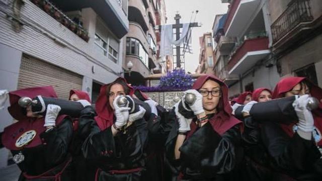 El Triduo Pascual se encamina hacia la Hora Nona