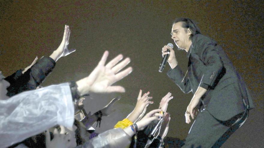 Nick Cave, en un concierto en Oporto. // Efe