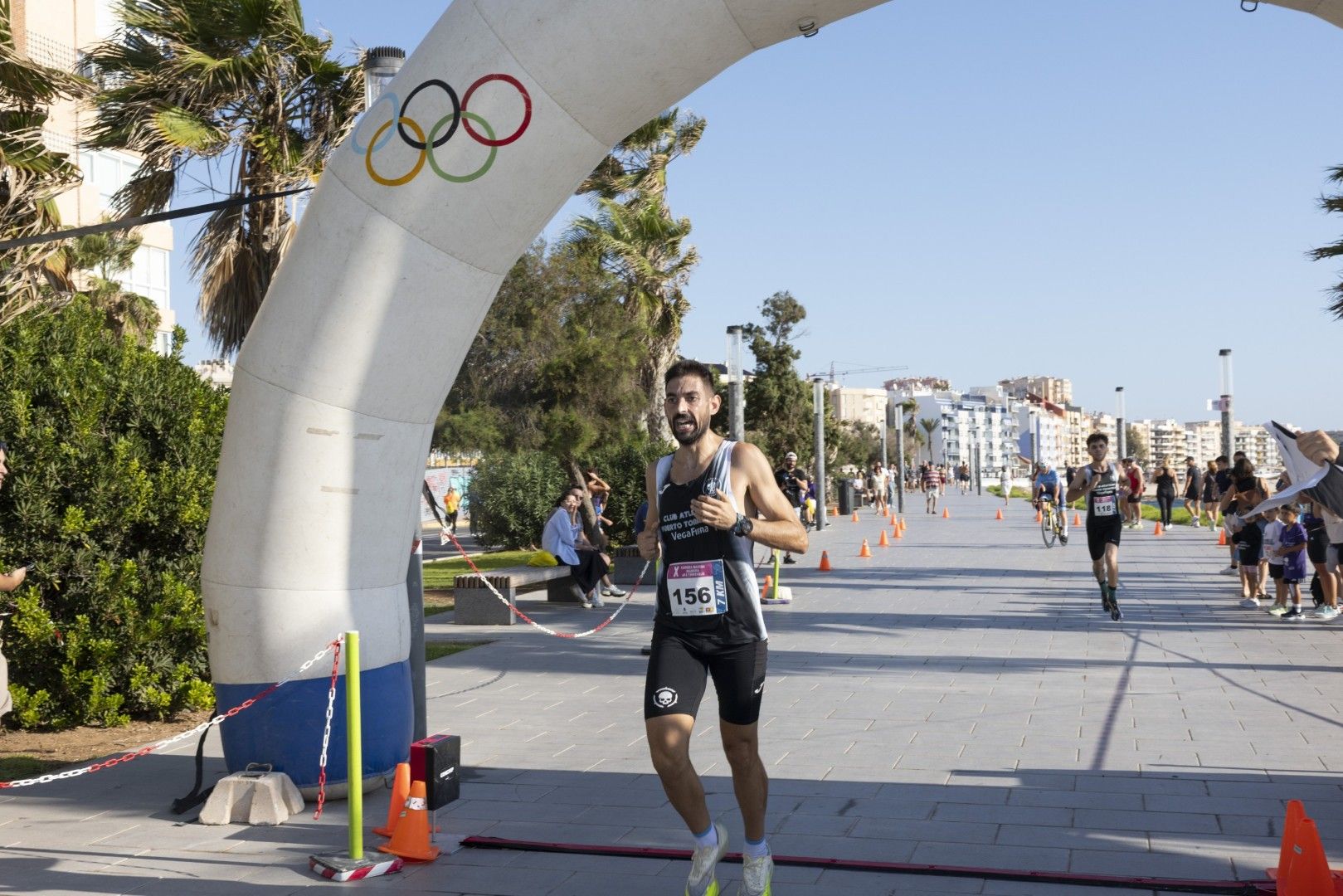 Así fue en imágenes una nueva edición de la carrera solidaria de AFA Torrevieja