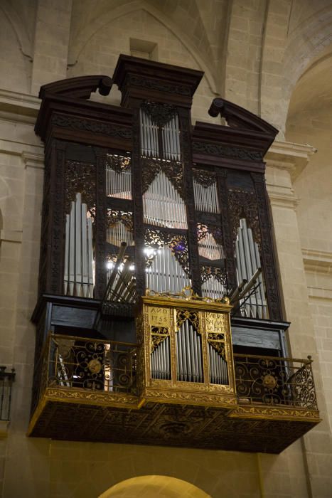 Desmontaje del órgano de la Concatedral de San Nicolás