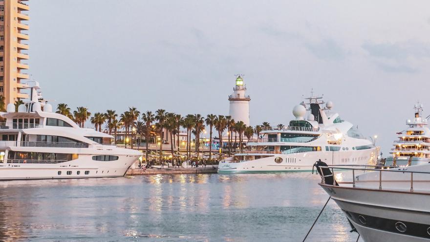 Málaga lleva su marina de megayates al corazón del Caribe