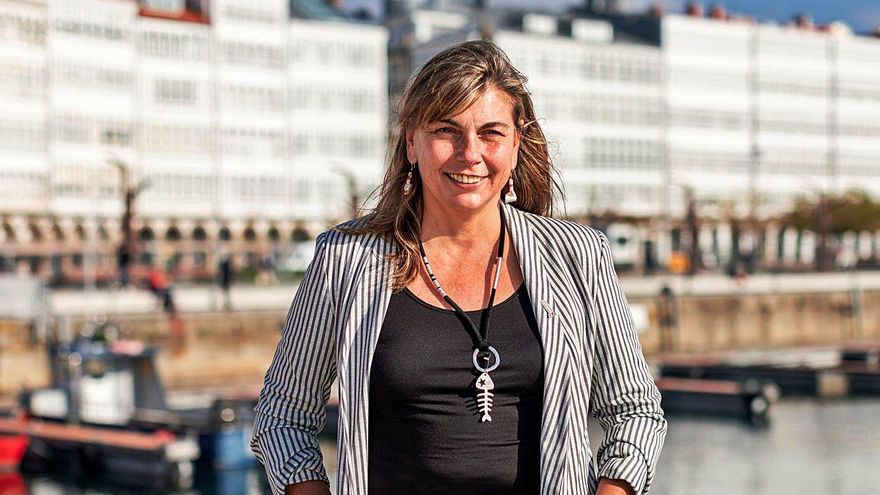 Lanzada Calatayud, en la dársena de la Marina. | // LA OPINIÓN