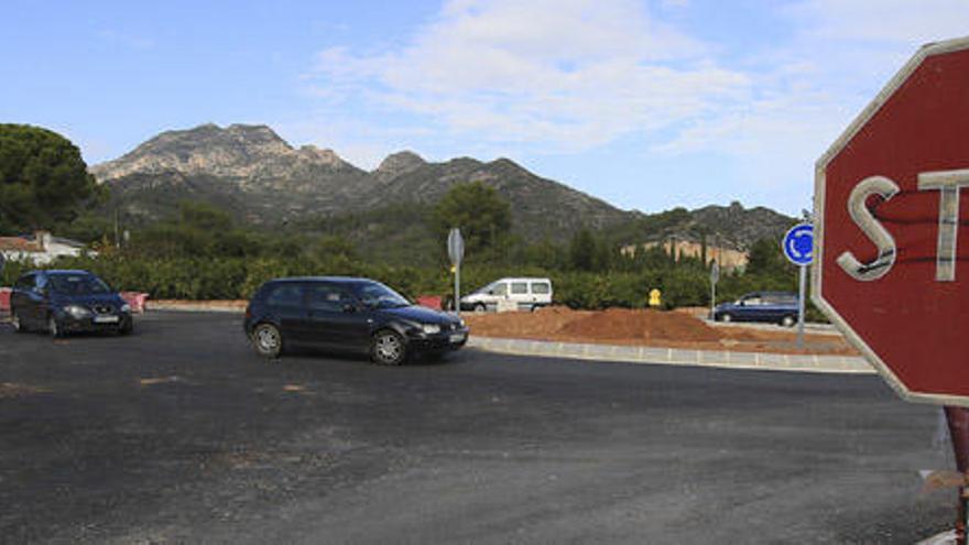 Los ayuntamientos no quieren asumir el mantenimiento de carreteras por falta de fondos. Foto: Ximo Ferri.