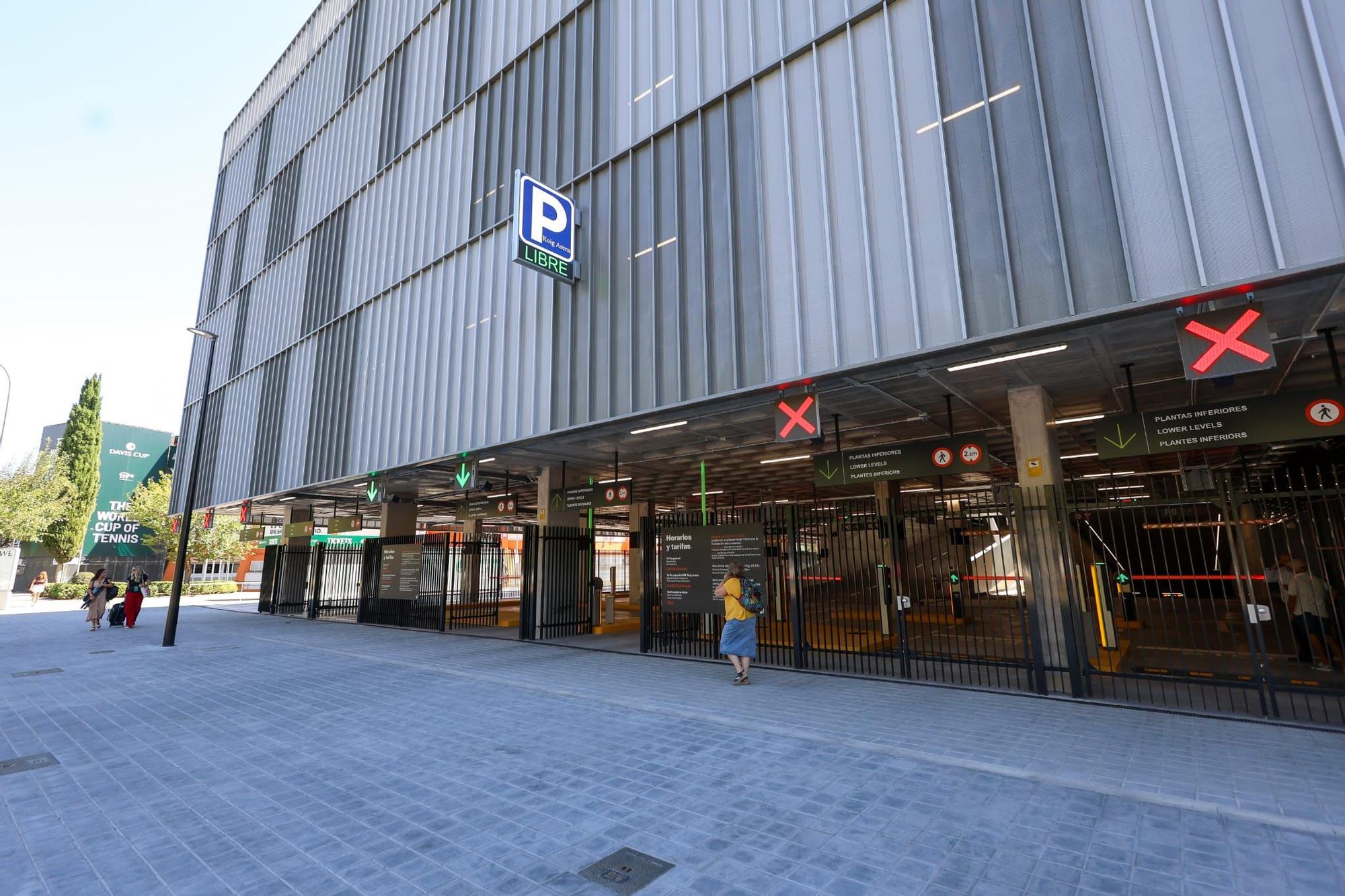 El Roig Arena abre al público su gran aparcamiento en altura