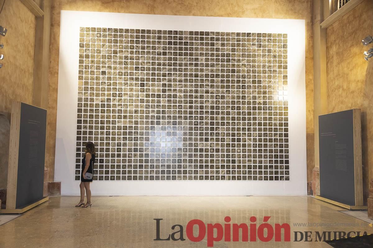 Así es la exposición 'Los Asomados' de Lidó Rico, que llega a Caravaca en su Año Jubilar