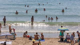 El mar supera ya los 29 grados y pone a la provincia de Alicante en riesgo de riadas para el próximo otoño