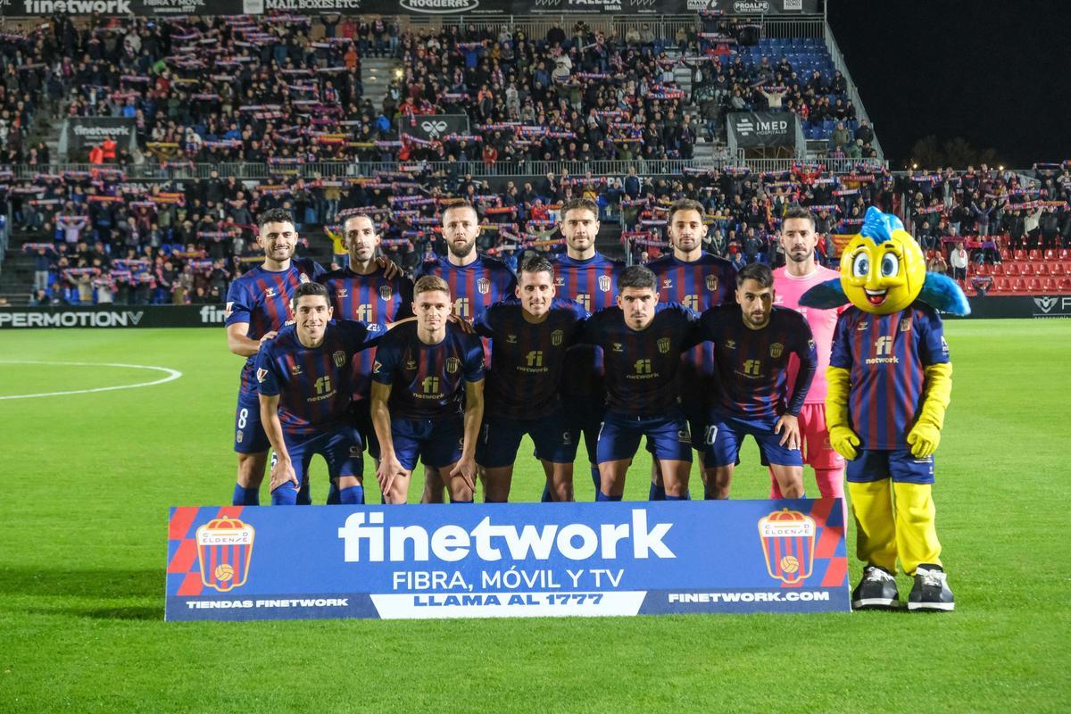 Las mejores imágenes del CD Eldense - SD Huesca (2-1) de la Jornada 13 de la Liga Hypermotion Las mejores imágenes del CD Eldense - SD Huesca (2-1) de la Jornada 13 de la Liga Hypermotion