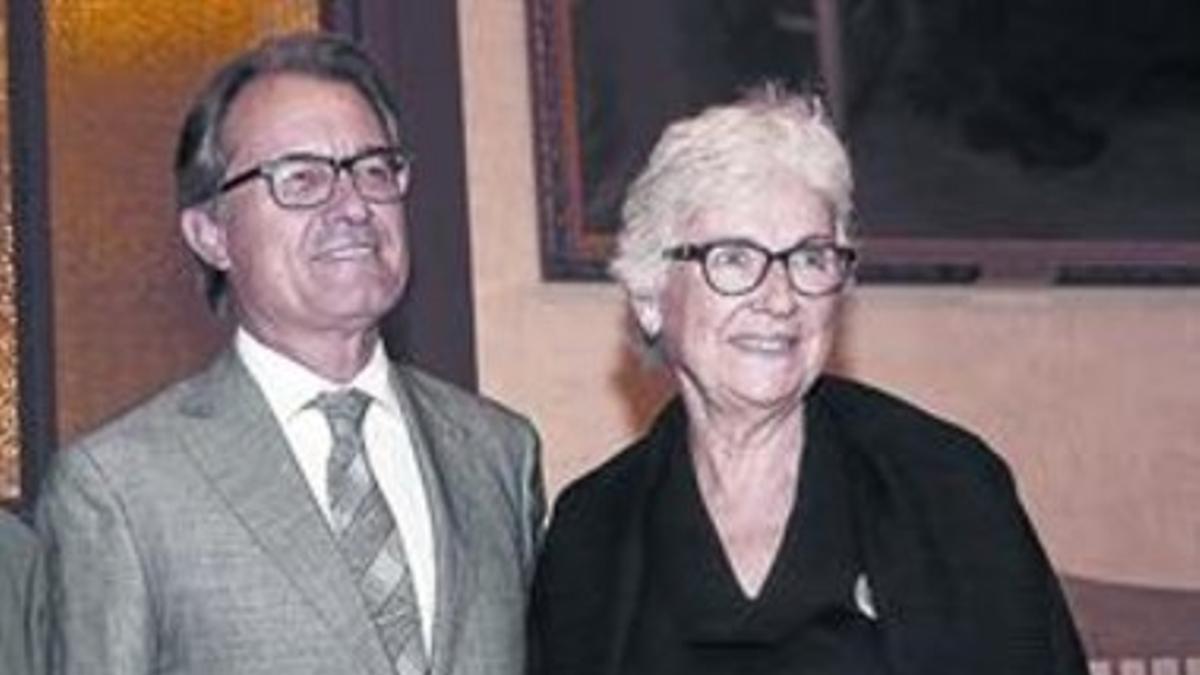 Artur Mas y la presidenta de Òmnium Cultural, Muriel Casals.